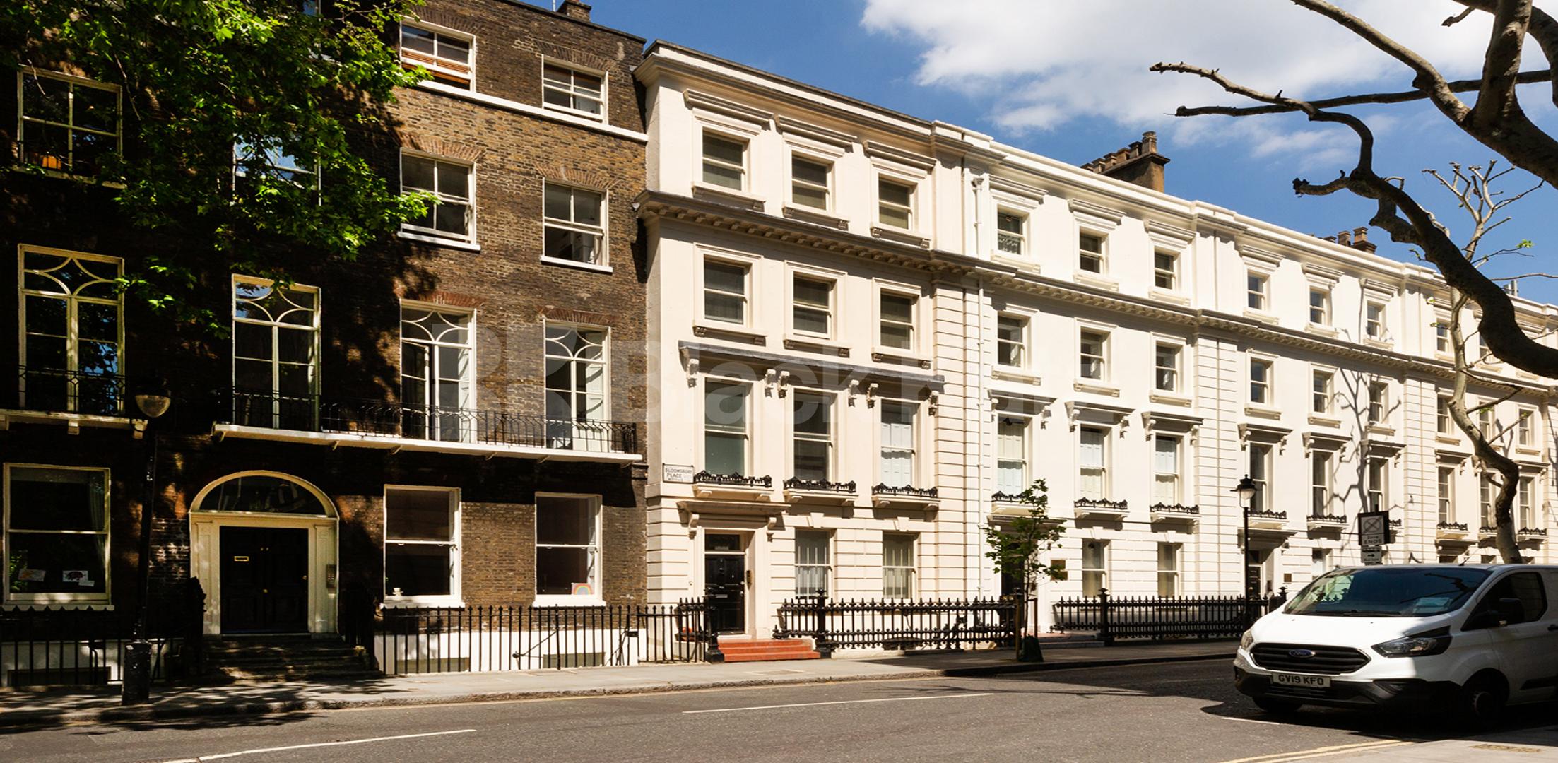 			SPACIOUS 3 BED TWO BATH IN BLOOMSBURY!, 3 Bedroom, 1 bath, 1 reception Flat			 Bloomsbury Place , BLOOMSBURY / RUSSELL SQUARE